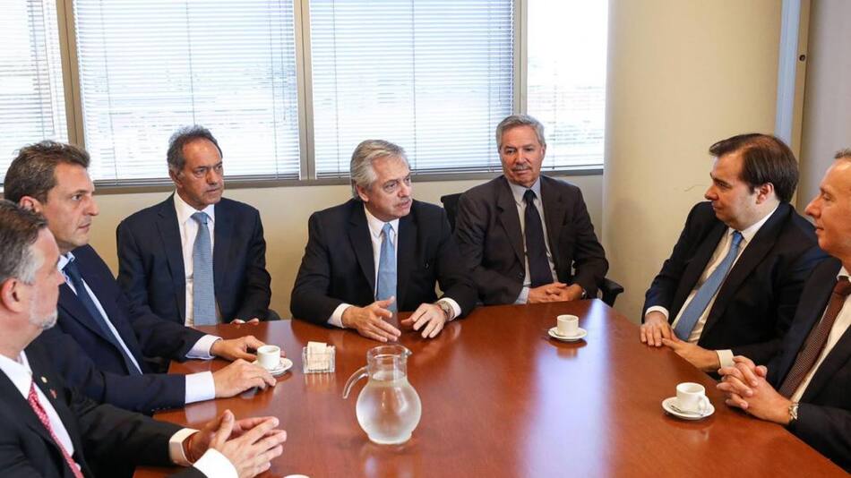 Alberto Fernández junto a Sergio Massa, Daniel Scioli y Felipe Sola