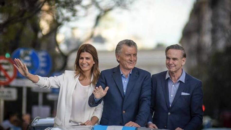 Juliana Awada, Mauricio Macri y Miguel Ángel Pichetto, "Marcha del Millón", en el Obelisco, foto Federico López Claro
