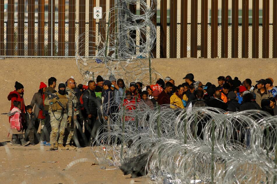 Migrantes en la frontera entre México y Estados Unidos. Foto: Reuters.
