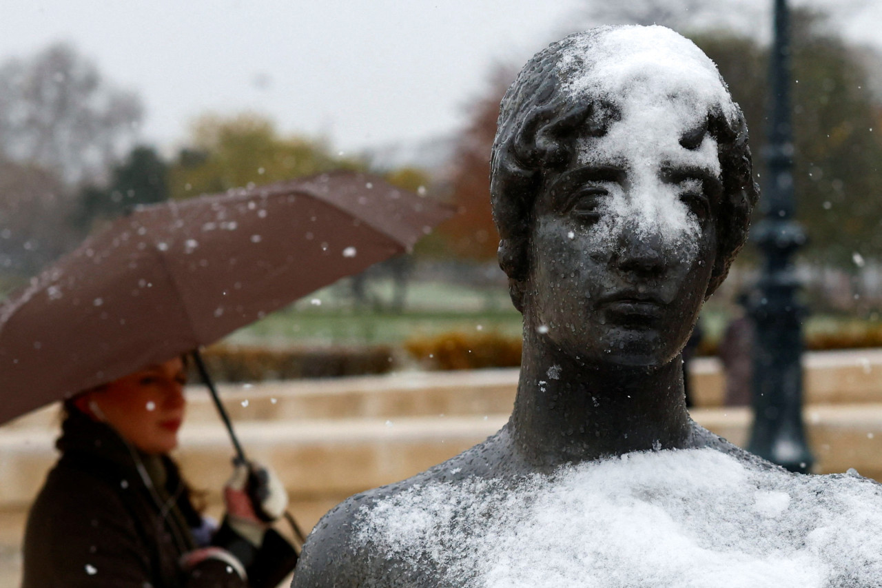 Temporal de nieve y viento en París, Francia. Foto: Reuters.