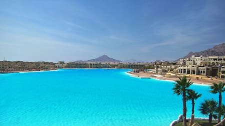 Crystal Lagoons, El Cairo, Egipto. Foto X.