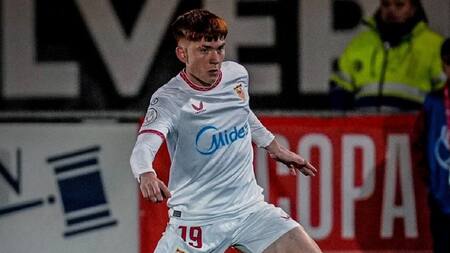 Valentín Barco vuelve a cambiar de club. Foto: Instagram @colo.barco