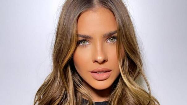 La "China" Suárez deslumbró con su microbikini con joyas en la playa