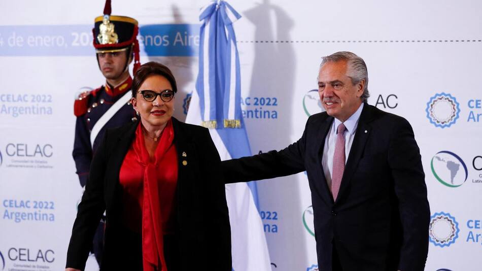 Presidenta hondureña, Xiomara Castro y Alberto Fernández_Reuters