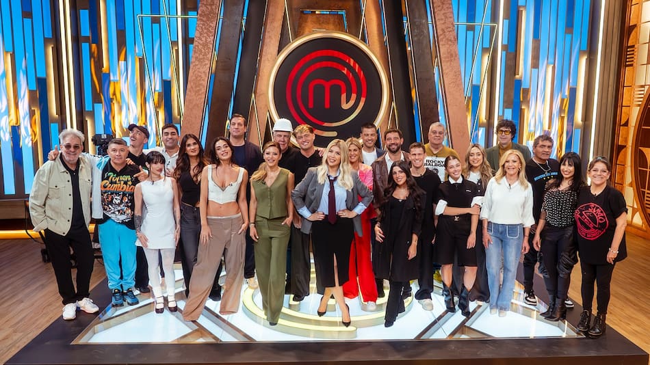 Wanda Nara junto a los participantes de MasterChef.