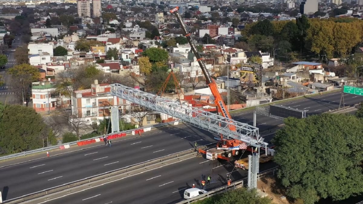 Cierran las autopistas 25 de Mayo y Perito Moreno.