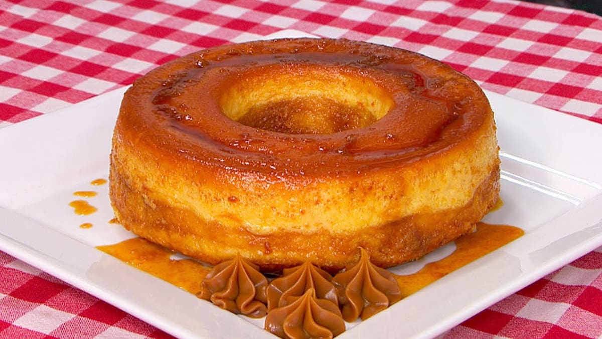 La envidia de cualquier bodegón: la receta para hacer una espectacular torta flan