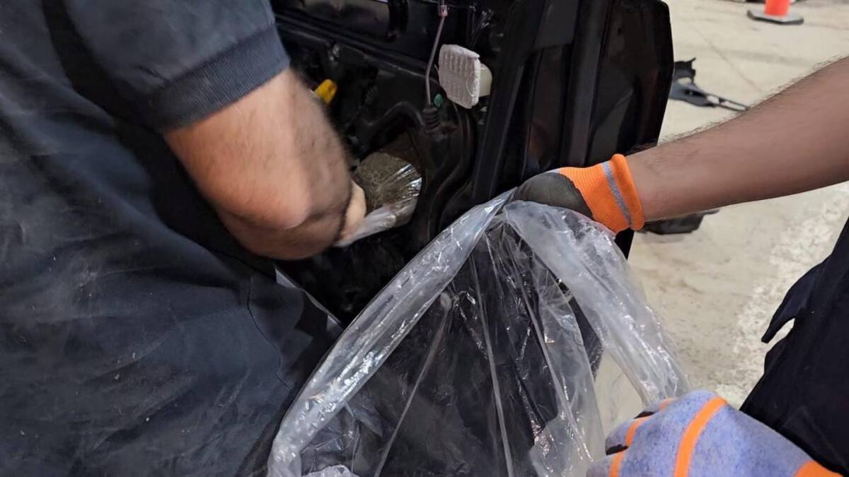 Aduana descubrió un cargamento de 20kg de droga en un auto. Foto: Aduana.