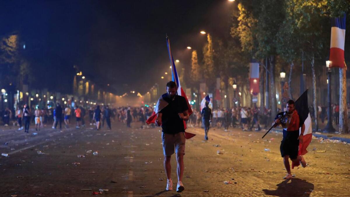 Violentos incidentes durante los festejos del campeonato de Francia en el Mundial