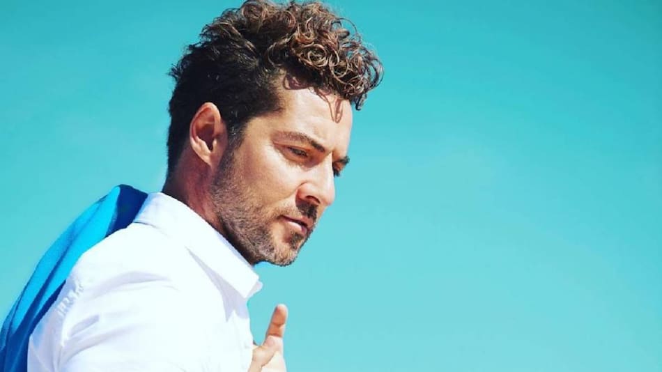 David Bisbal presentó su nuevo single: "Tears of gold"