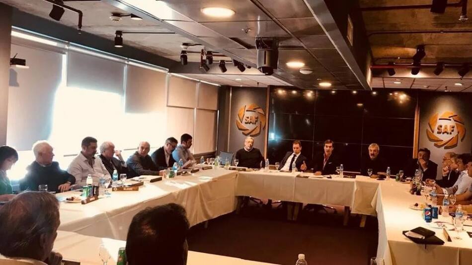 Reunión de Superliga, fútbol argentino