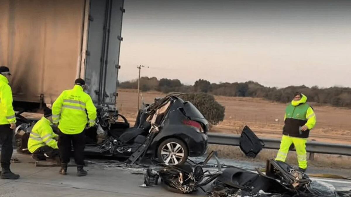 Tremendo accidente en la autopista Rosario-Córdoba. Foto: NA.