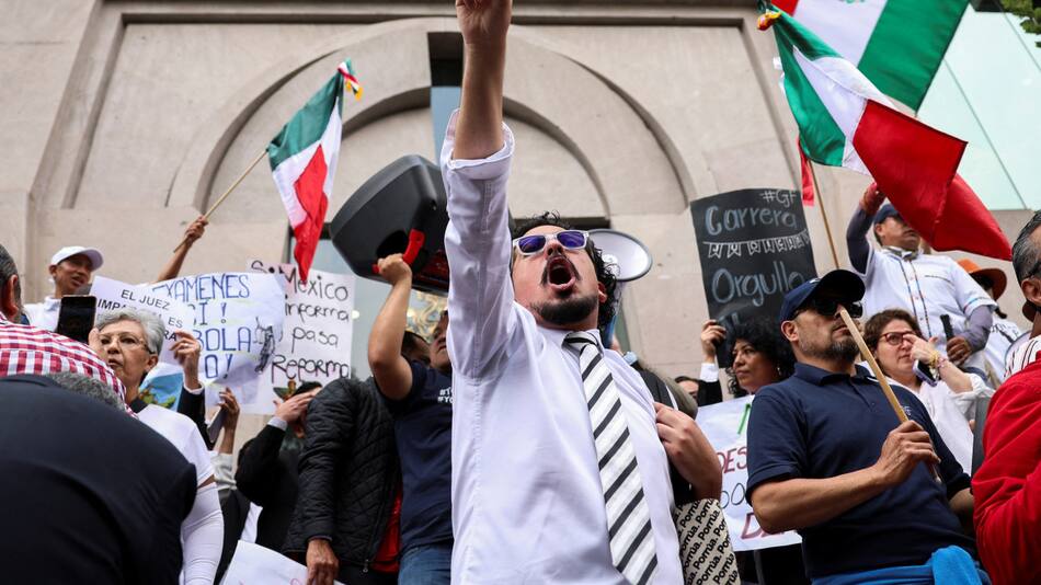 Protesta contra la reforma judicial en México. Foto: REUTERS.