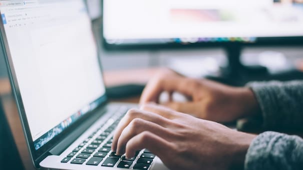 Día de San Cayetano y el avance tecnológico: 3 trabajos virtuales que requieren únicamente de una computadora