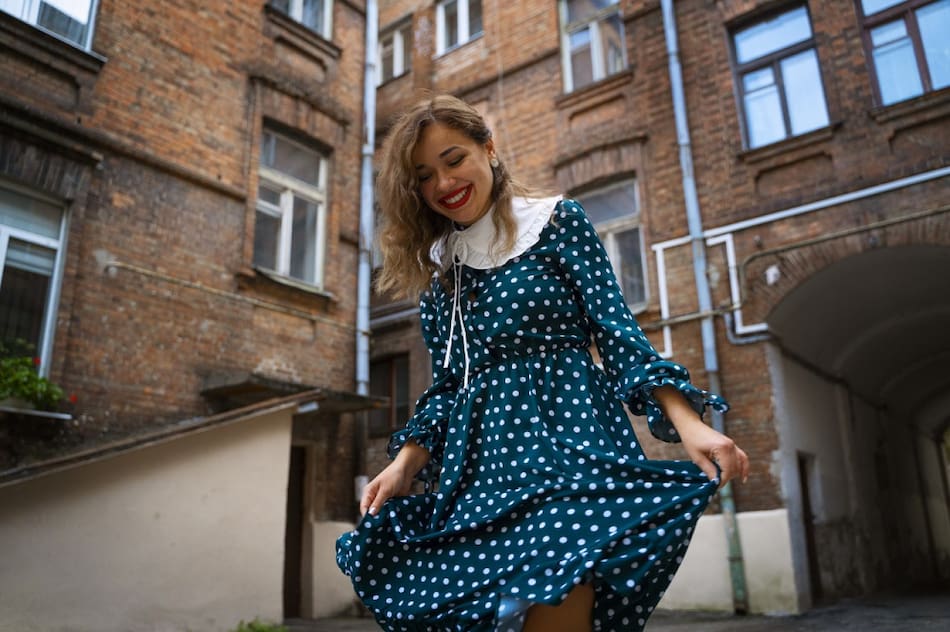 Estampados polka-dot (lunares). Foto: Freepik.