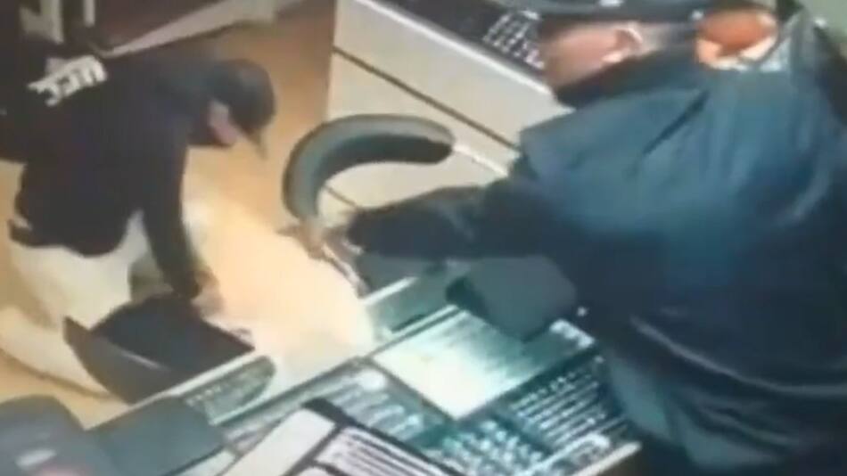 Robo millonario a una joyería en Caballito. Foto: Captura de video.