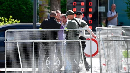 Atentado contra el primer ministro Robert Fico en Eslovaquia. Foto: REUTERS.