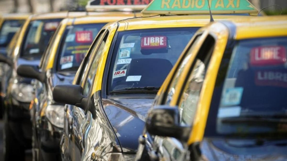 Los taxis en la Ciudad de Buenos Aires costarán un 50% a partir de noviembre. Foto: NA.