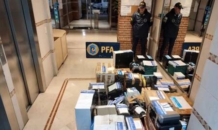 Allanamiento en Villa Crespo. Foto: NA.