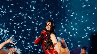 Video: Dua Lipa cantó “Tu misterioso alguien” de “Miranda!” y sorprendió a todos con su versión