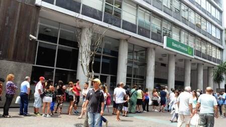 Robo en el Banco Provincia en la ciudad de Mar del Plata. Foto: NA.
