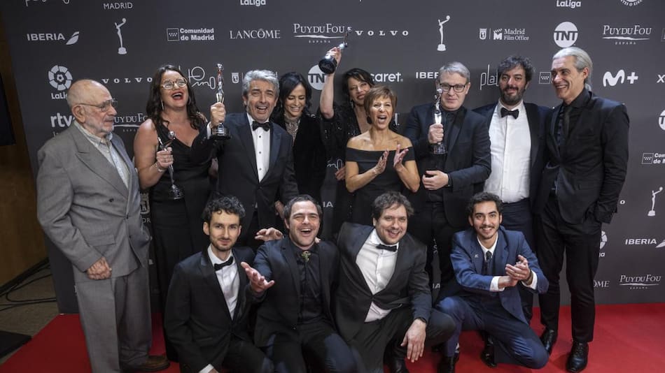 El elenco de "Argentina, 1985", en la ceremonia de los Premios Platino 2023. Foto: EFE.