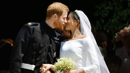 Primer beso - Meghan y Harry Boda Real
