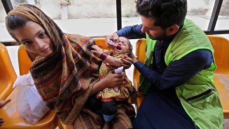 Campaña de vacunación contra la poliomielitis. Foto: EFE.