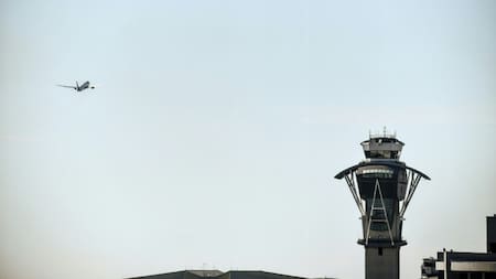 Control de tráfico aéreo. Foto: Unsplash.