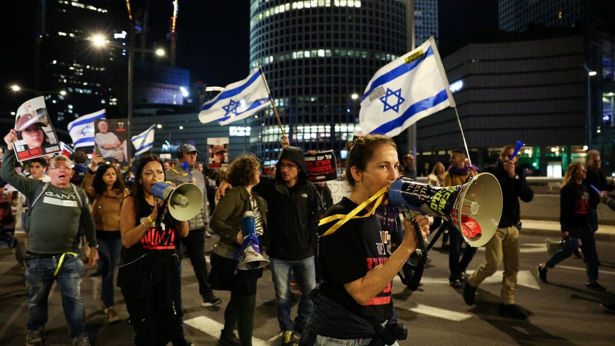 Manifestaciones por el asesinato de tres rehenes israelíes por su Ejército. Foto: Reuters.