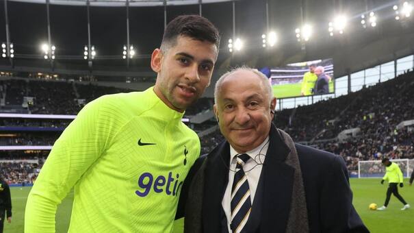 Con un campeón del '78, el Tottenham homenajeó a "Cuti" Romero por el Mundial de Qatar
