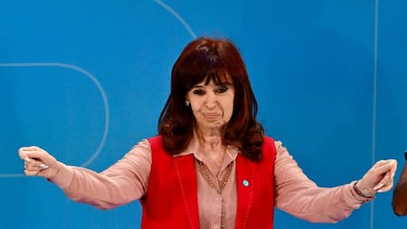 Cristina Kirchner asume la presidencia del PJ. Foto: NA
