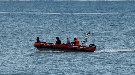 Encuentran partes del avión ruso estrellado en el Mar Negro