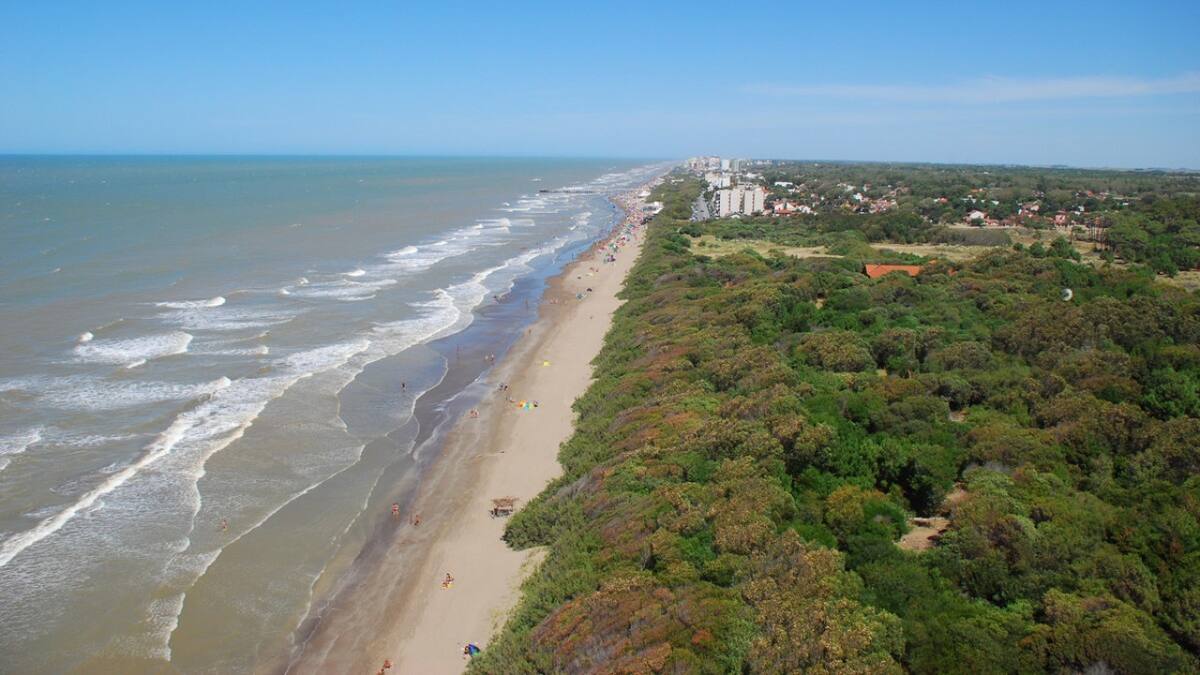 Una de las playas más tranquilas se ubica en la Costa Atlántica Argentina. Foto: Argentina Turismo.