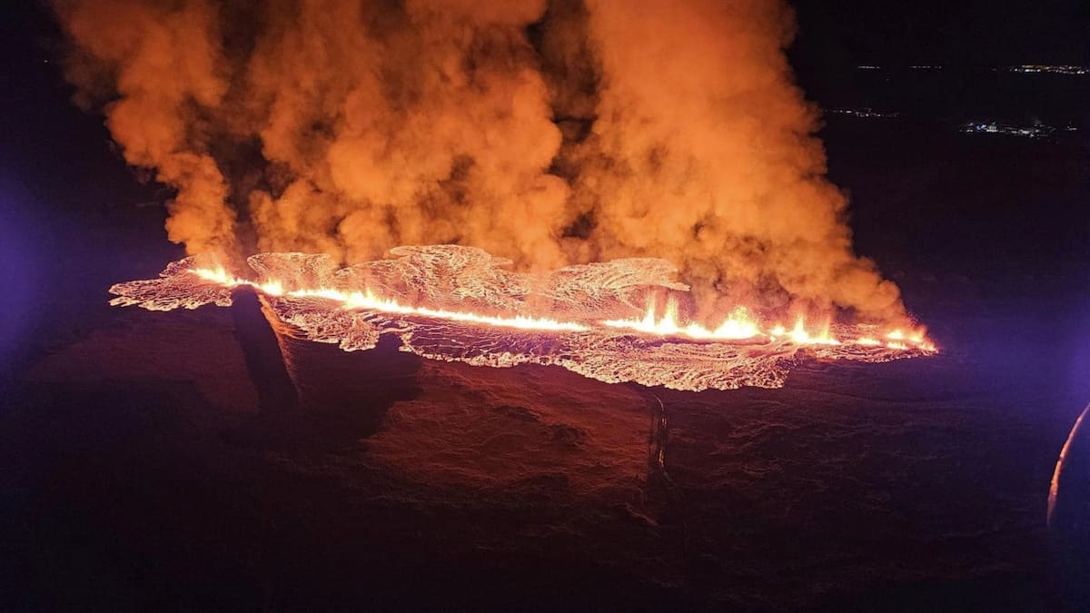 Volcán en erupción en Islandia. Foto: X.