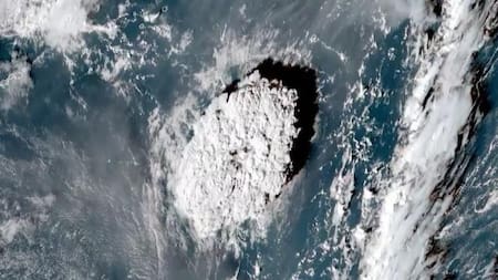 Tsunami en Tonga provocado por la erupción de un volcán