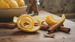 Hervir cáscaras de limón con canela: la poderosa combinación casera con múltiples beneficios para tu casa