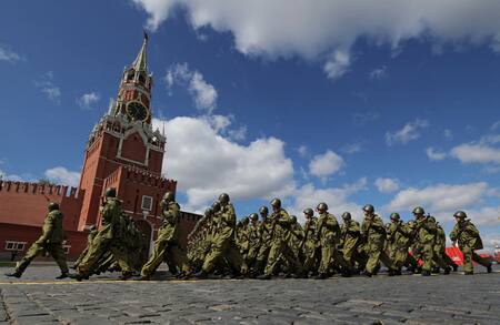 Desfile militar en Rusia por el Día de la Victoria. Foto: REUTERS/Anton Vaganov.