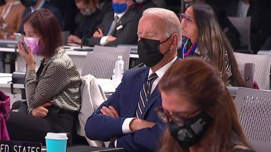 Joe Biden se duerme en la Cumbre del Cambio Climático
