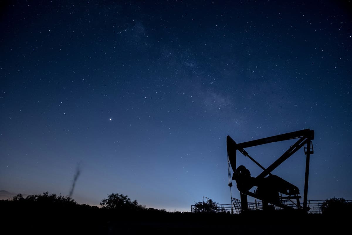 Extracción de petróleo. Foto: Unsplash.