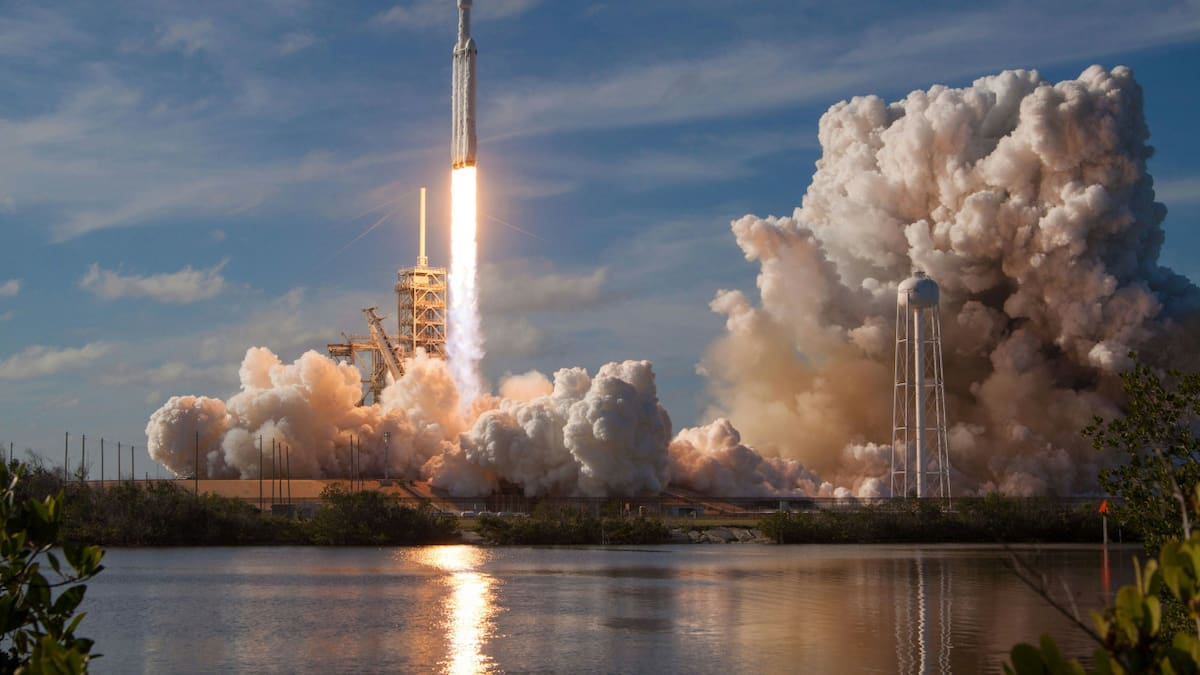 Se construye el primer puerto espacial peruano. Foto: Unsplash.