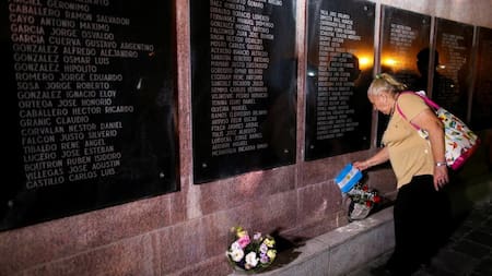 Malvinas: conmovedoras imágenes en el memorial dedicado a los héroes de la guerra