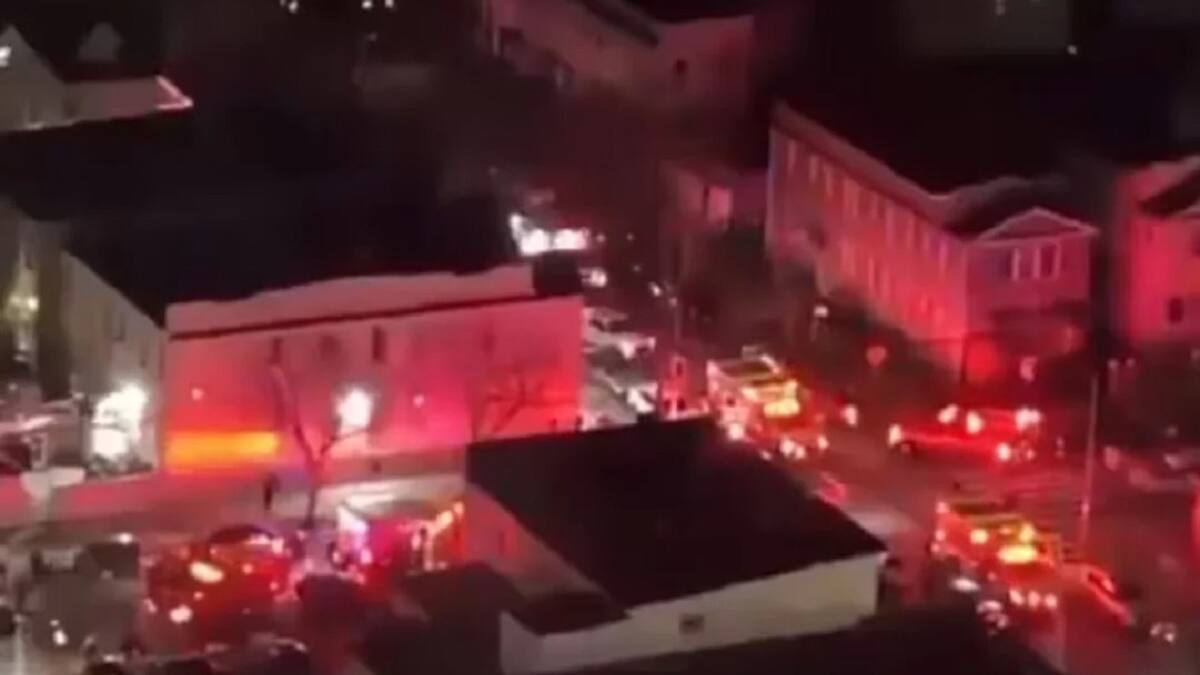 Tiroteo en Nueva York: al menos 10 personas resultaron heridas a la salida de un club nocturno. NA