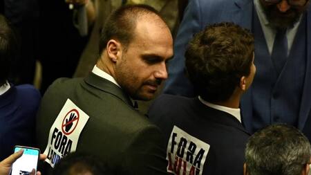 Eduardo Bolsonaro, hijo del expresidente Jair Bolsonaro, en la ceremonia. Foto: EFE