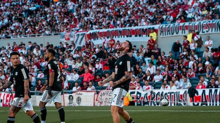 River Plate vs Deportivo Riestra.