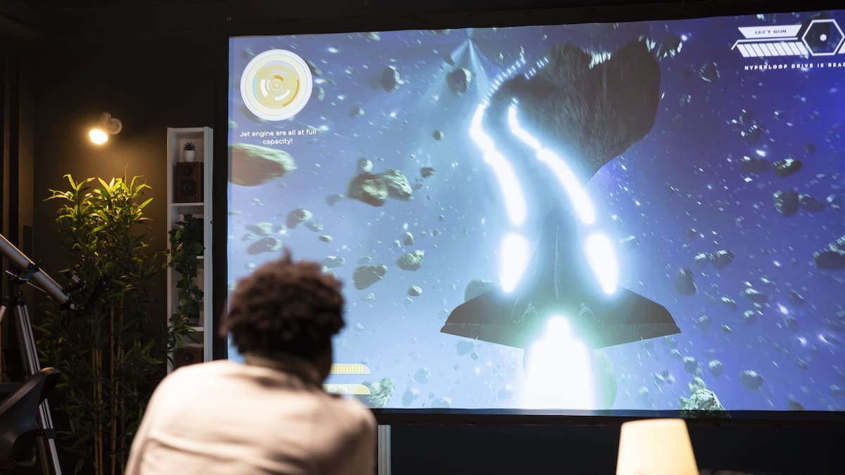 Cómo compartir la pantalla de tu celular en la pared sin proyector: las tres opciones más sencillas