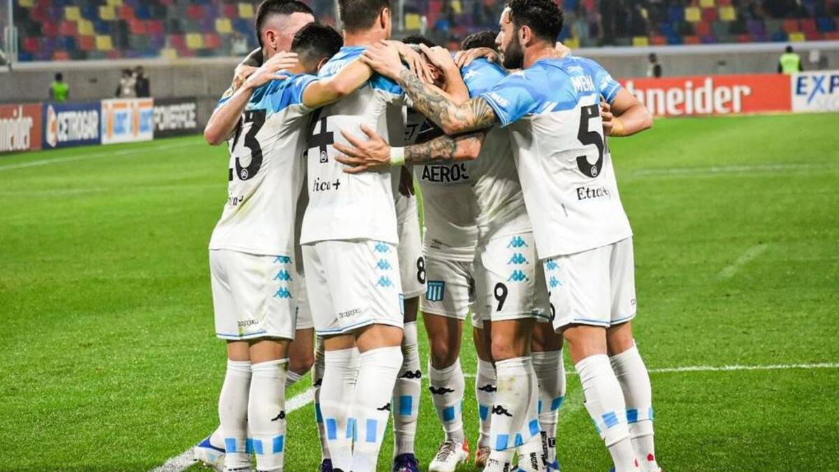 Racing Club por la Liga Profesional de Futbol. Foto NA