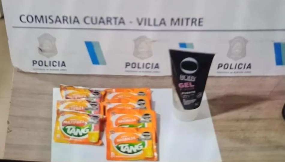 Los jugos robados por el policía. Foto: gentileza HyD