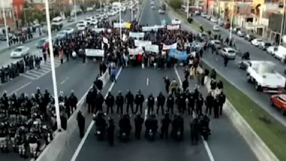 Manifestación de trabajadores de La Salada. Foto: captura.