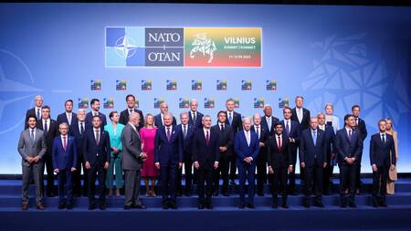 Los integrantes de la cumbre de la OTAN. Foto: Reuters.